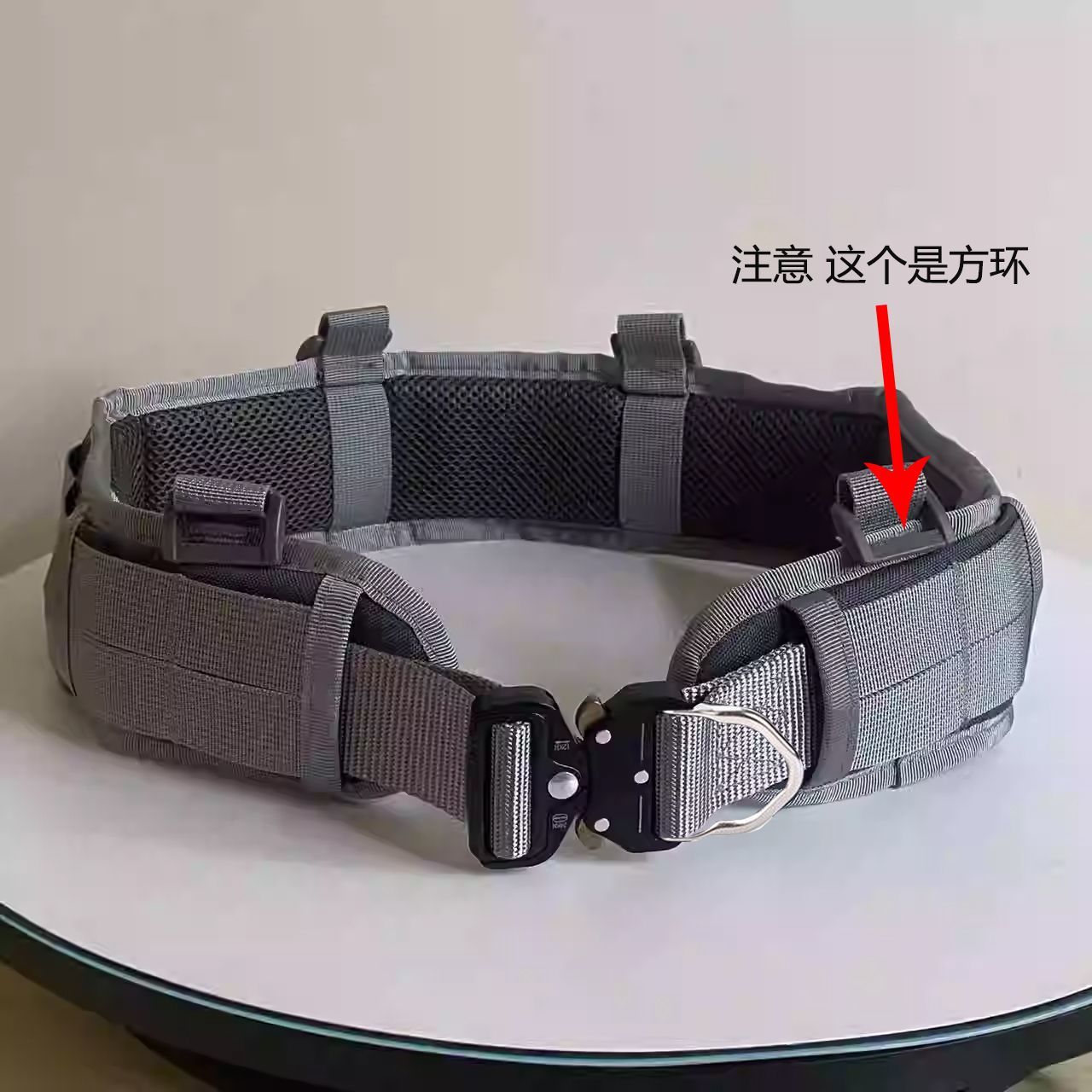 黒色のパッド入りタクティカルフィッシングベルト。Dリング付き - Fishing Belt のレビューと価格